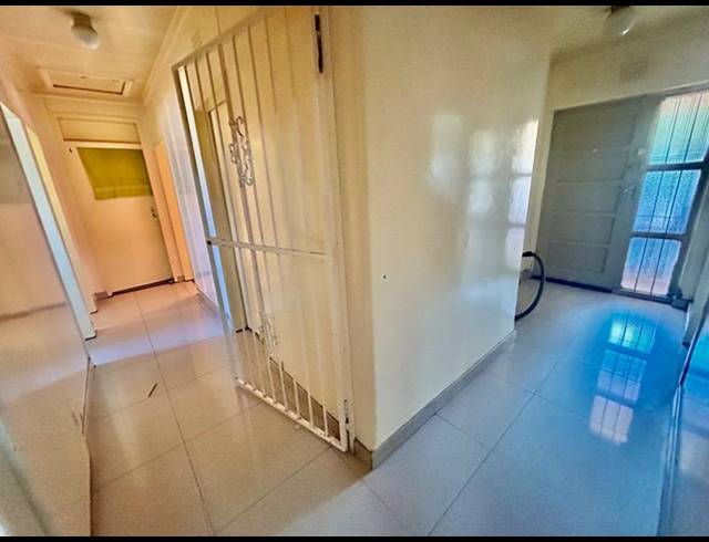 3 BEDROOM HOUSE FOR SALE IN VANDERBIJLPARK CE 2